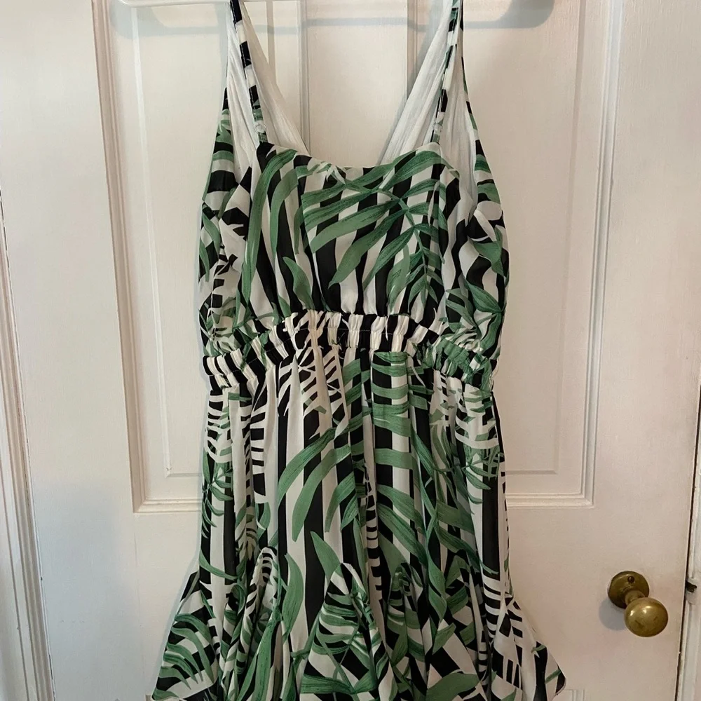 Patterned romper - Picture 3 of 5